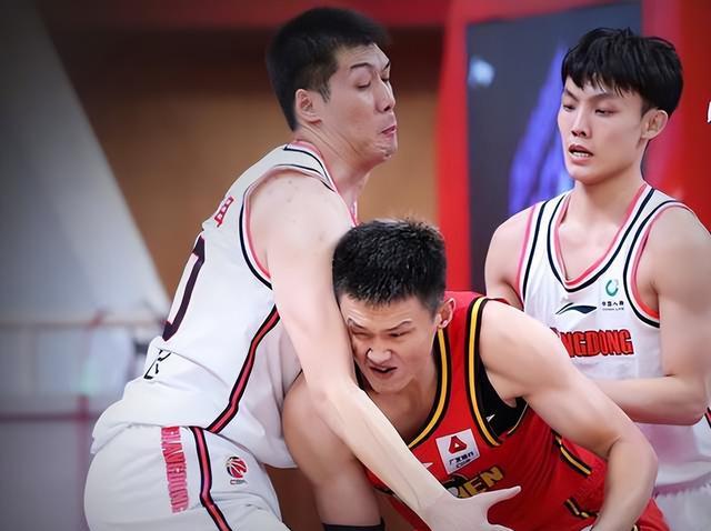 本赛季加盟到深圳男篮，周鹏将来还有机会重新回到广东男篮吗？(5)