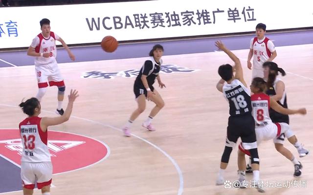 WCBA季后赛1/4决赛，江苏女篮85-57战胜浙江，万济圆和黄琨起冲突(1)