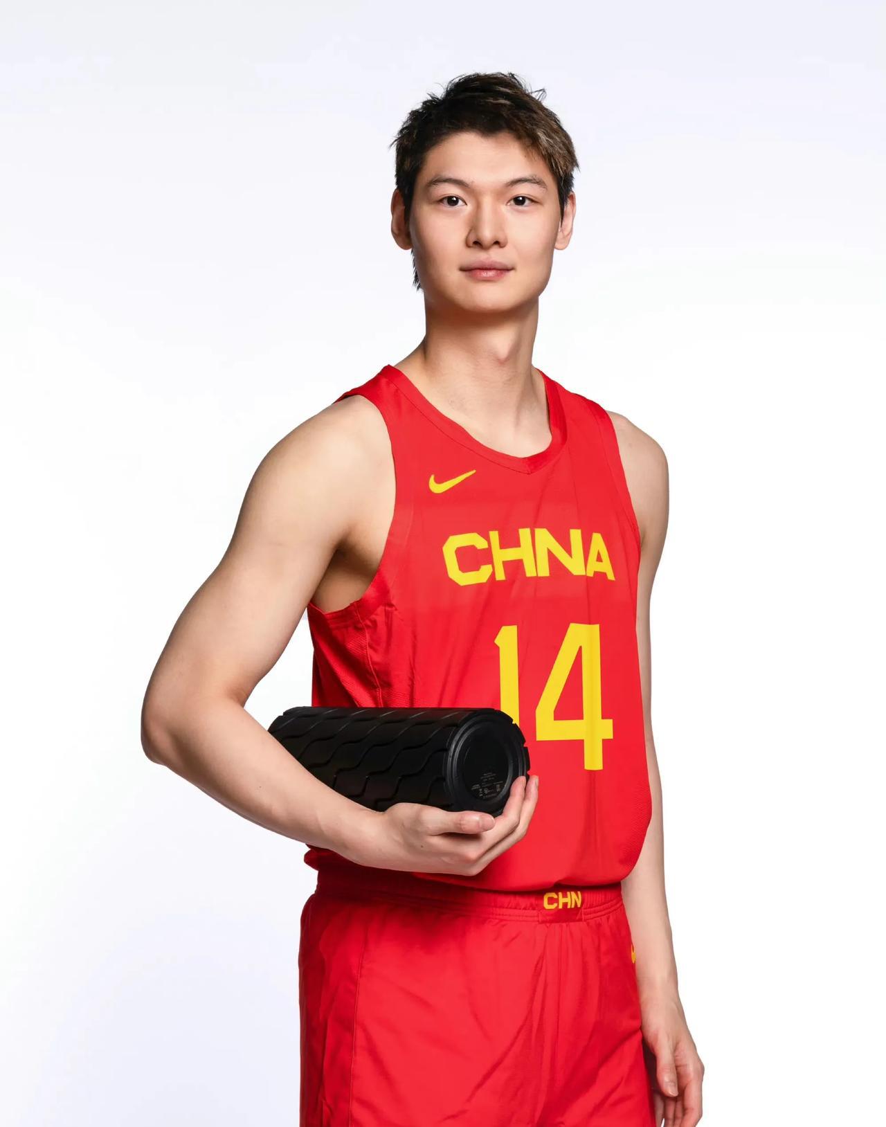 新疆男篮前外援皮埃尔杰克逊在节目中表示中国球员是有天赋的，他们有能力去nba或者(2)