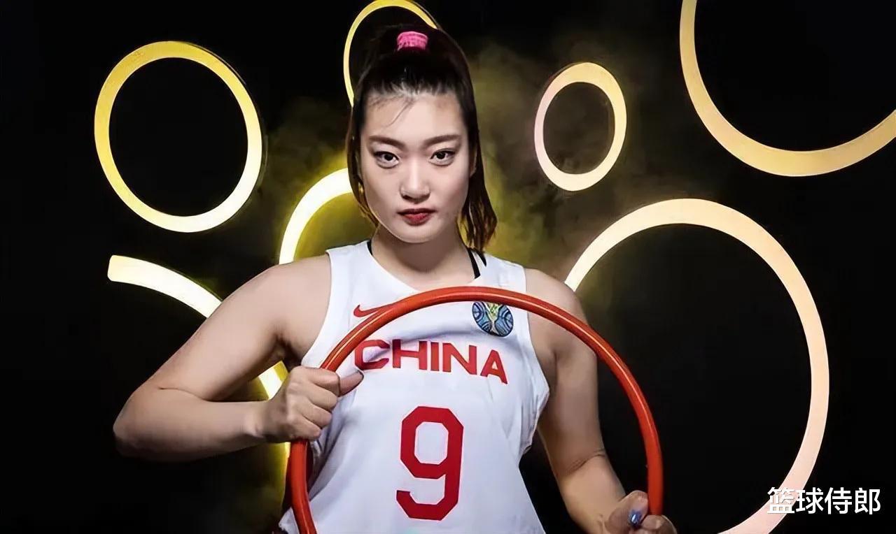 李梦的2大幸运：去WNBA打球避风，中国女篮比国足成绩好太多(2)