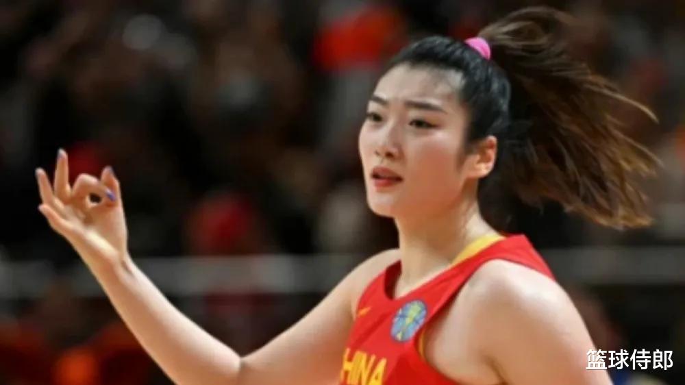 李梦的2大幸运：去WNBA打球避风，中国女篮比国足成绩好太多(3)