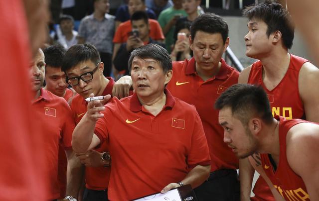 宫鲁鸣：男篮主场哨肯定有，澳洲教练要求中国男篮不靠裁判赢球