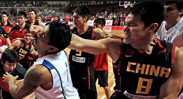 宫鲁鸣：男篮主场哨肯定有，澳洲教练要求中国男篮不靠裁判赢球(4)
