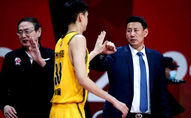 篮球名帅加盟江苏男篮，曾执教国家队三届，正式亮相！(1)