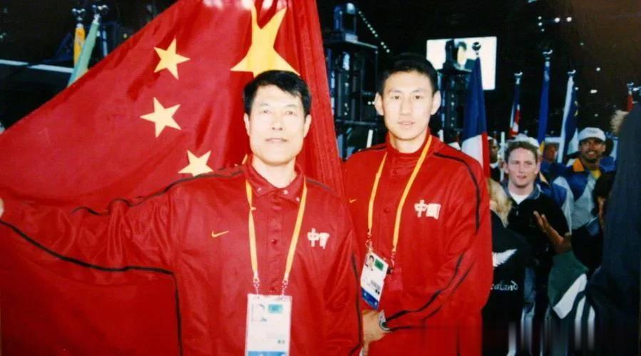 中国男篮近20年，在10位主教练中，前4位主帅功劳最大，3位成绩不佳
1.蒋兴权(1)