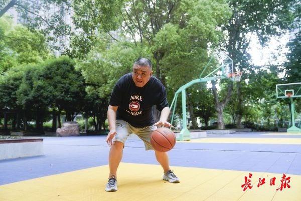带出国家冠军队的武汉二中篮球“老爹”李勇：“一无所有”又“无所不有”(5)