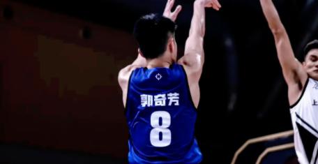 双能卫郭乔丹加盟新疆男篮，球队实力再上新台阶(2)