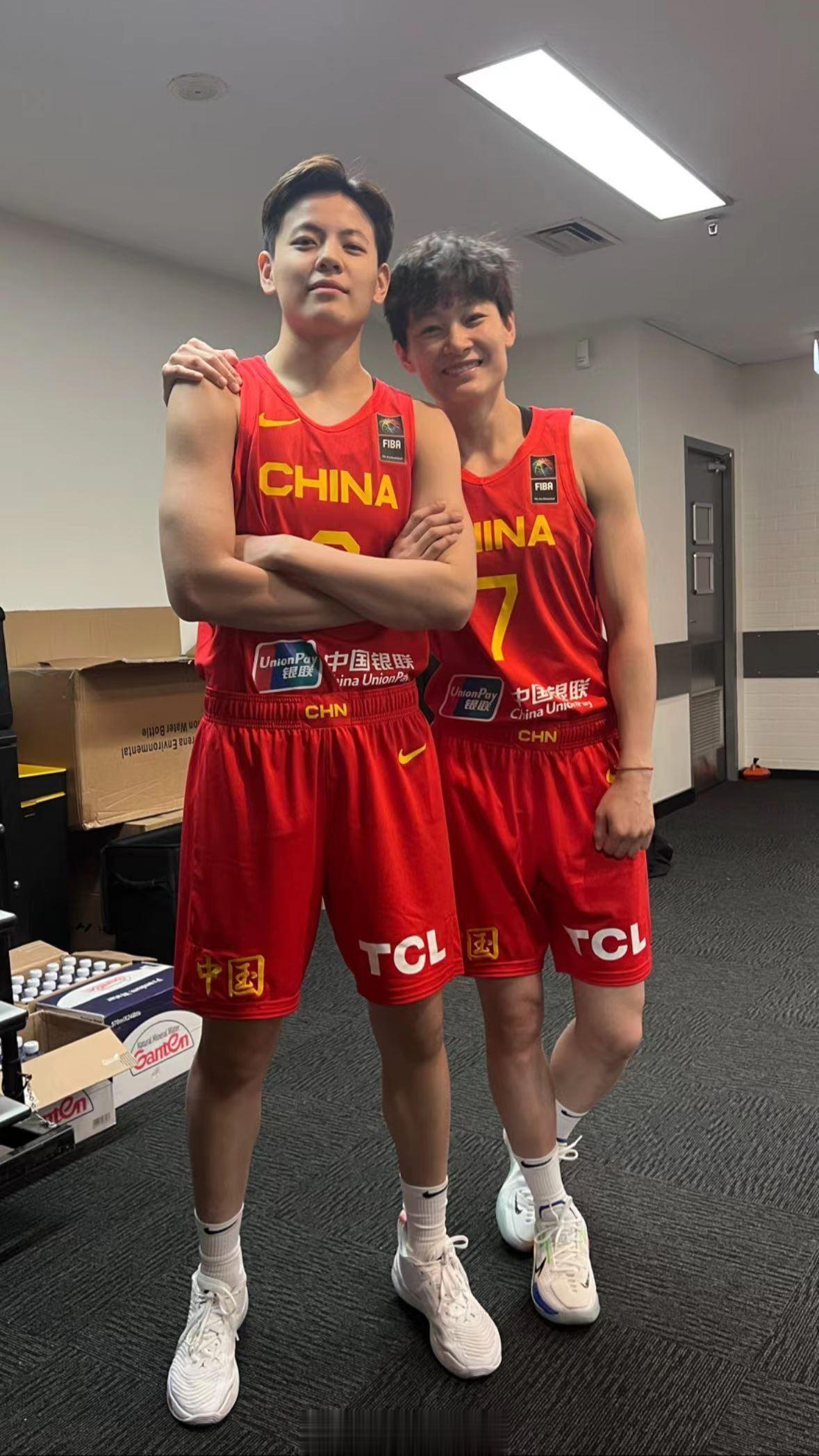 中国女篮今天在拍摄亚洲杯定妆照，队员们在社交媒体上已经放出来一些花絮了，比赛临近(8)