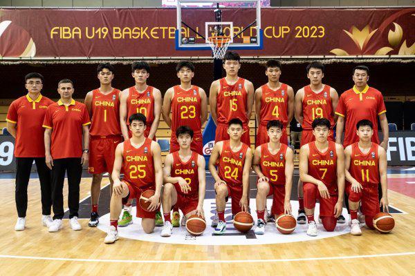 拥有“中国约基奇”，二队这些小伙能不能撑起中国篮球未来(1)