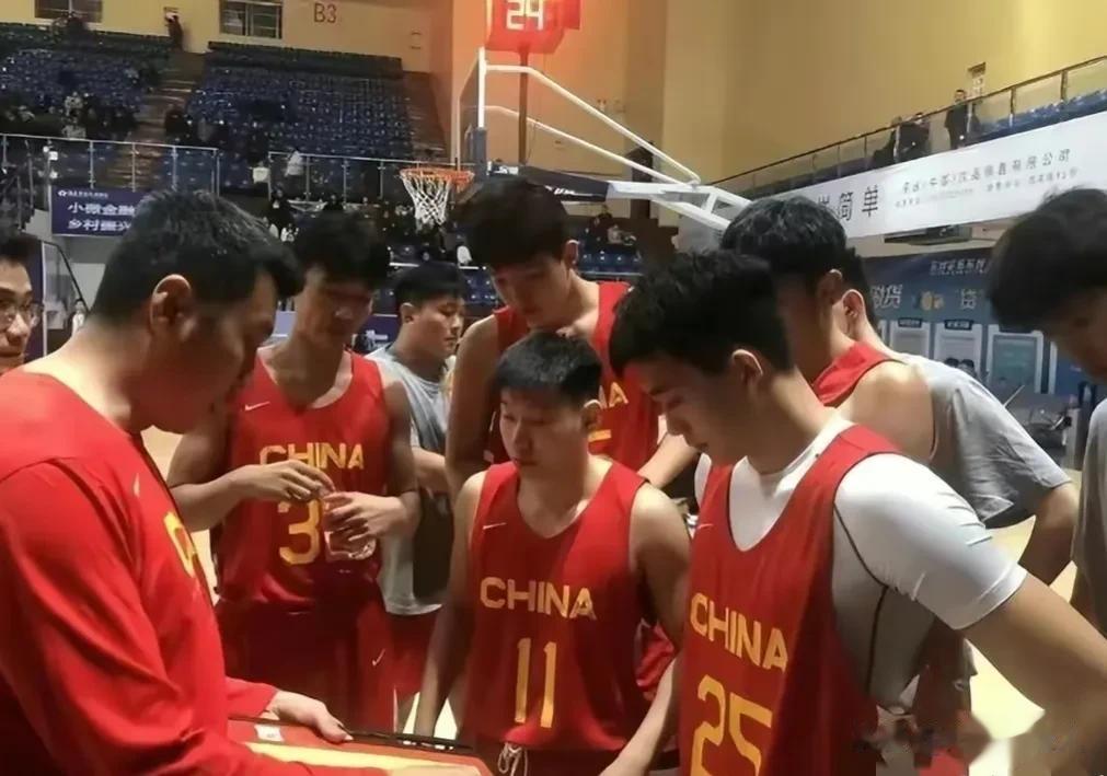 U19中国男篮进入9-16名排位赛，首战再不胜对手，可真没话说 ！
排位赛6月3