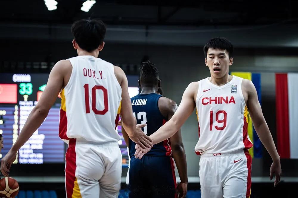 U19中国男篮vs匈牙利，做好这两点，我们有望取得首胜

1、利用身高优势主攻内(1)