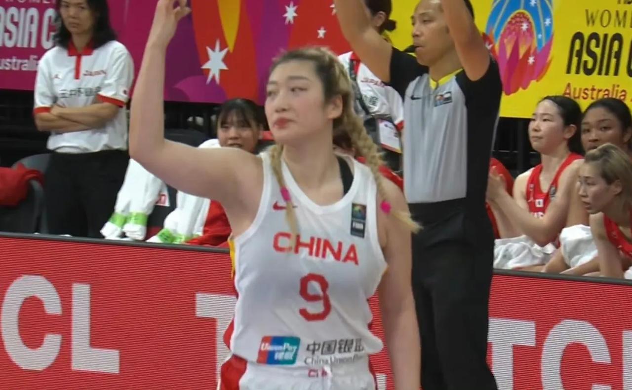 狂砍17分5板6攻助中国女篮夺冠！球迷排队给李梦道歉，郑薇姚明赌对了。

在最近(2)