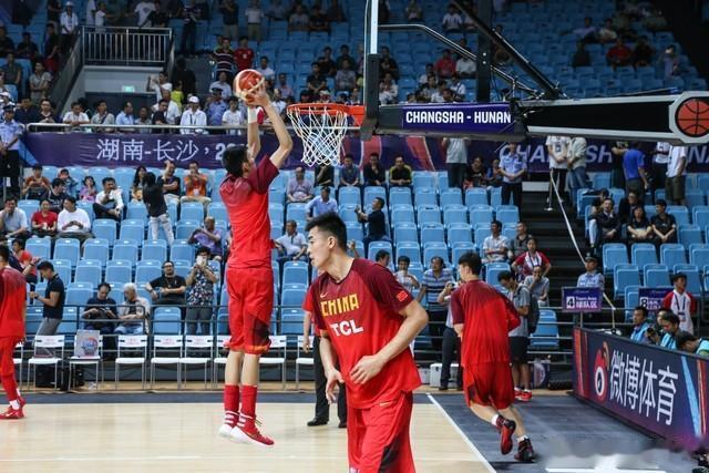 缺乏稳定的进攻火力点，中国男篮在世界杯能赢球一场胜利吗？(2)