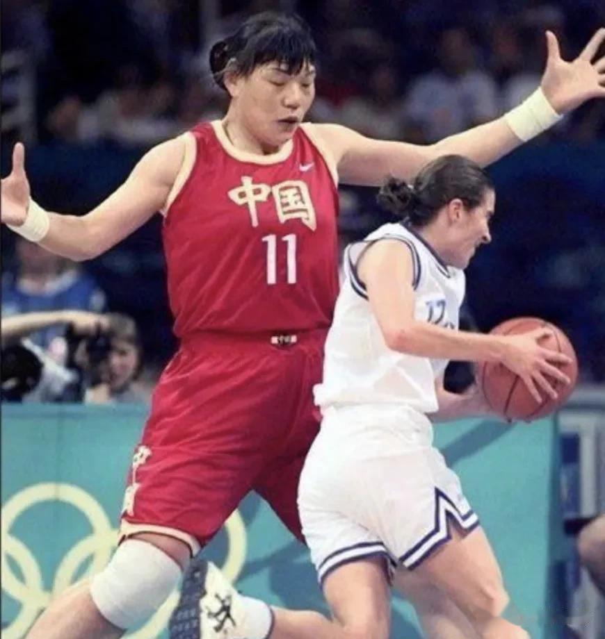 中国十大女篮运动员，你认识几个？

1、郑海霞
2、苗立杰
3、韩旭
4、隋菲菲(3)