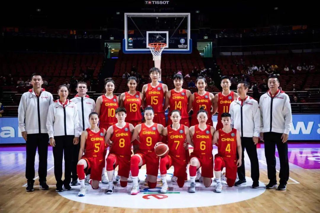 中国女篮U16的问题不在于小

小有了，快、灵在哪里？打萨摩亚都能看出身体对抗吃