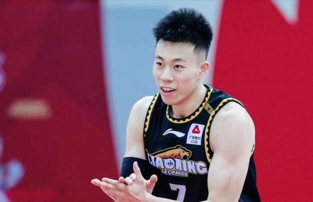 三分命中率60%两战41分，中国男篮唯一靠个人硬实力上位的星二代(2)