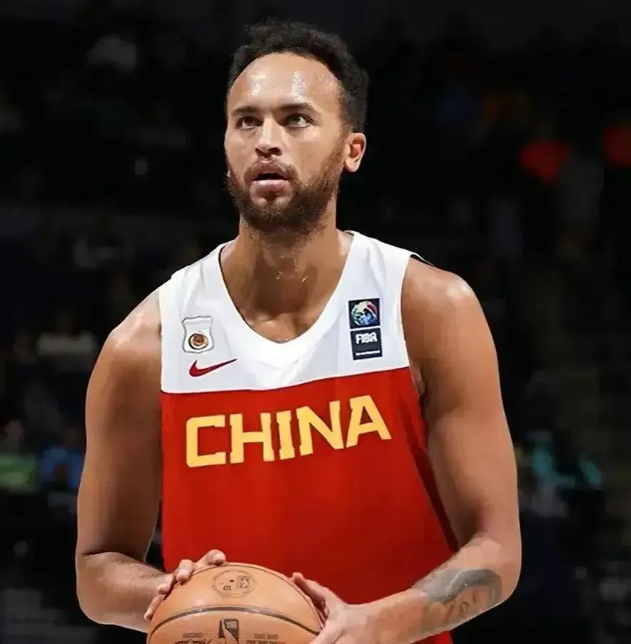 现中国男篮球员能力级别：
1NBA，李凯尔现森林狼大前锋，2.06米。
2具有N(2)
