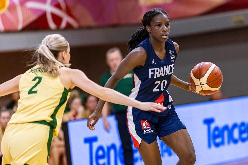 U19女篮世界杯-法国女篮4分险胜澳大利亚女篮排名小组第2
 
北京时间7月18