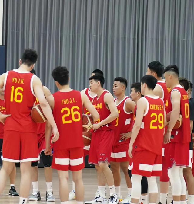 CBA3消息：男篮热身对阵东契奇，韩旭将回国康复，赵维伦刻苦训练
