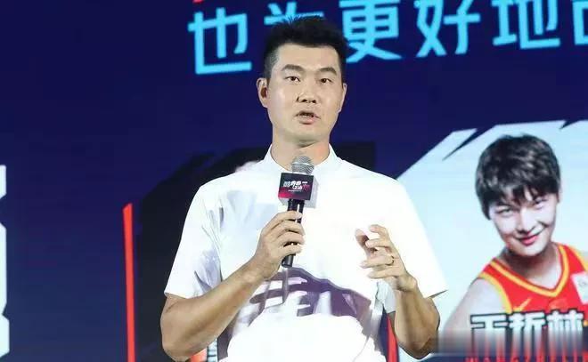王仕鹏评选：CBA下赛季最有可能获得常规赛MVP的五位球员。

1.王哲林   