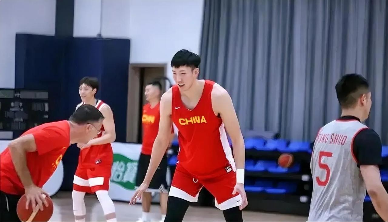 有一说一，中国男篮世界杯小组赛成绩肯定是以下结果！
第一场：中国男篮小比分输给塞