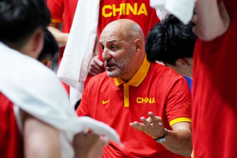 中国男篮后卫的思路

这几场国家队热身赛都是小输一手，很多帖子都在讨论后卫的问题