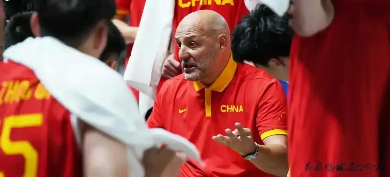 中国男篮与埃及队的比赛，中国队赢了，可是男篮又开始玩神秘，没有视频，没有数据，又