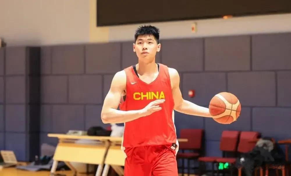 他太幸运了！“现役中国男篮球员中，我谁都不服就服你”

是球商高、能力强还是运气