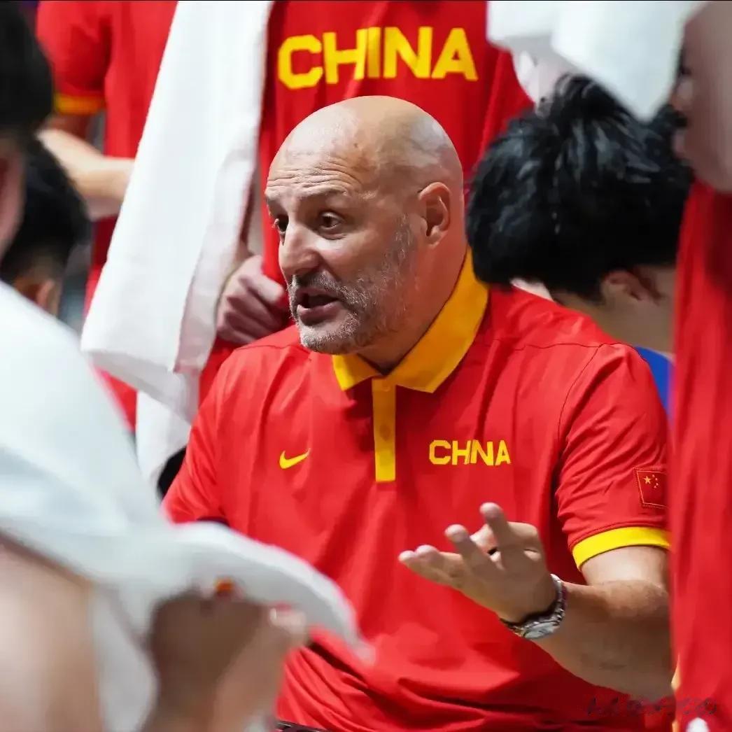 他太幸运了！“现役中国男篮球员中，我谁都不服就服你”

是球商高、能力强还是运气(3)