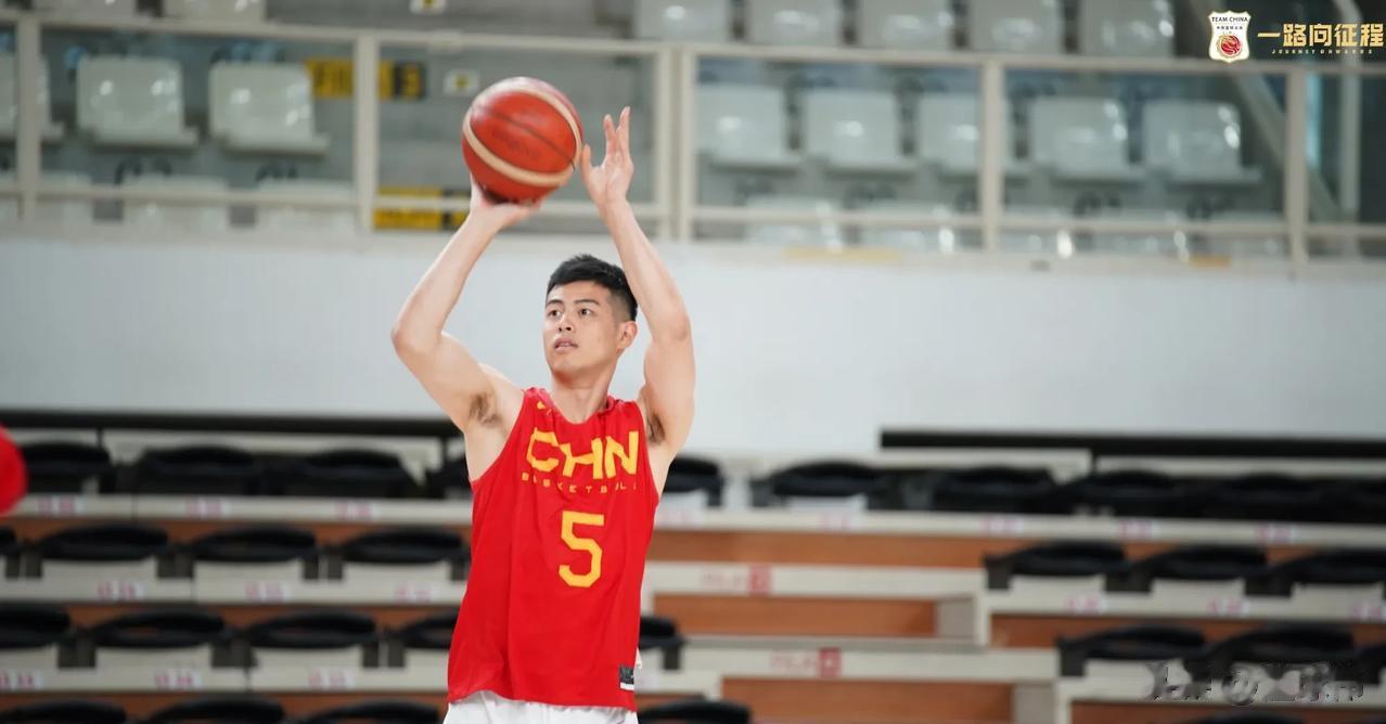 中国男篮继续留在意大利训练，当地时间8月10日前往德国汉堡，12日至13日参加德(9)