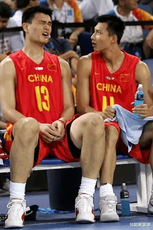 19年前的今天：中国男篮1分险胜塞黑，晋级雅典奥运会八强(2)