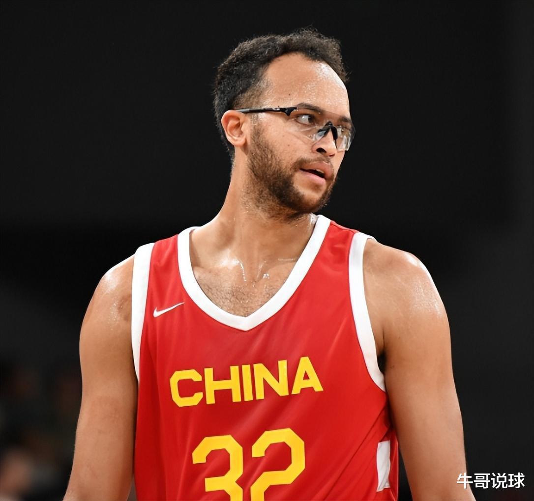 哈登：很关注中国现役男篮，目前能打NBA的只有1人，周琦退化严重(3)