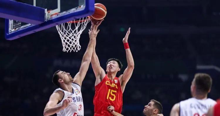 中国男篮惨败塞尔维亚，李凯尔发挥极其低迷，并非输球的罪魁祸首(2)