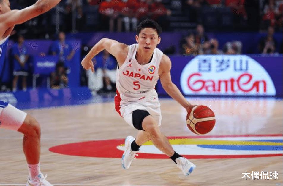 日本男篮又给中国男篮当头一棒，为身高论者可以歇歇了！