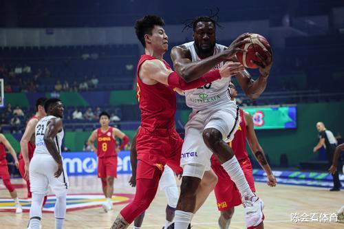 中国男篮战胜安哥拉，赛后传坏消息，李凯尔遗憾，球迷担心(2)
