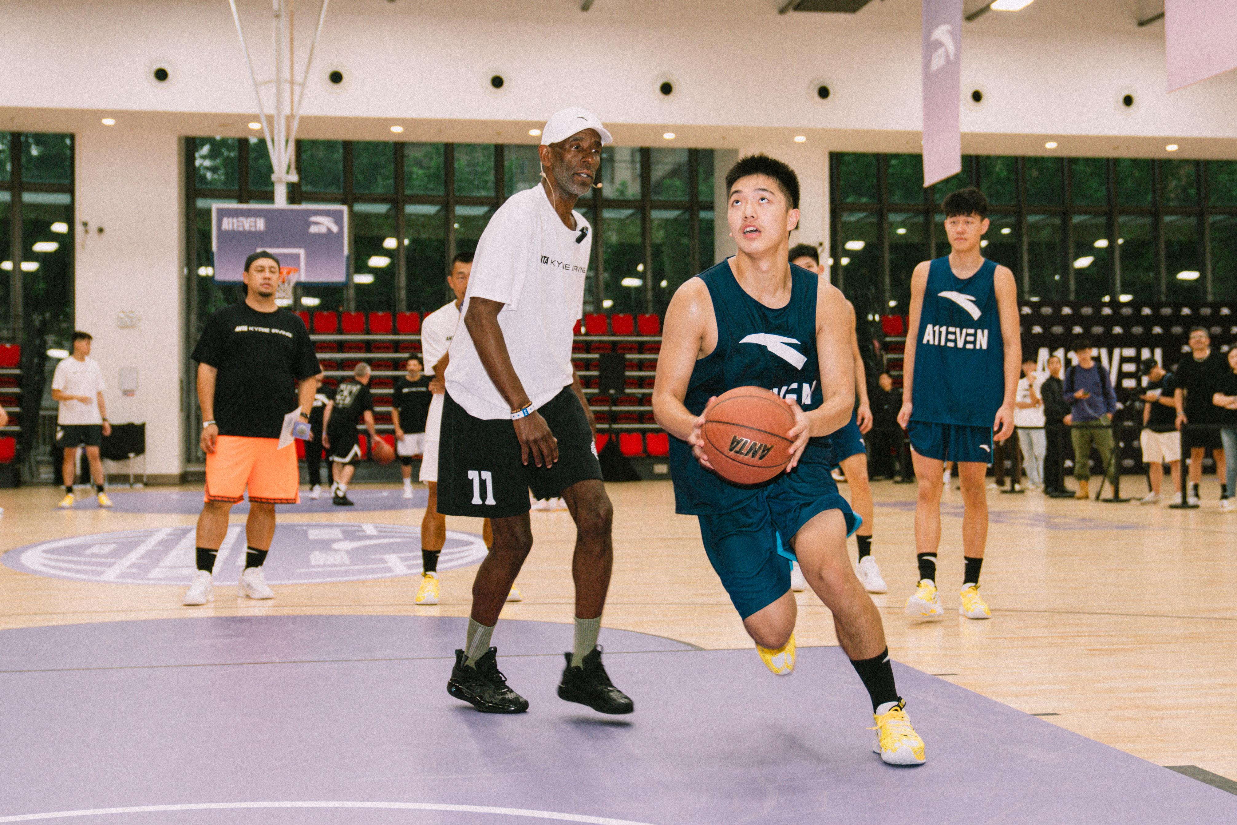 帮助中国篮球成长，“首席创意官”欧文主打一个真诚(3)