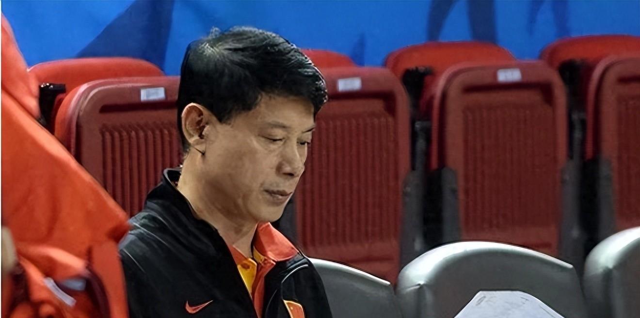 逼姚明退役，陷害王治郅，他靠一己之力让中国篮球倒退20年！(6)