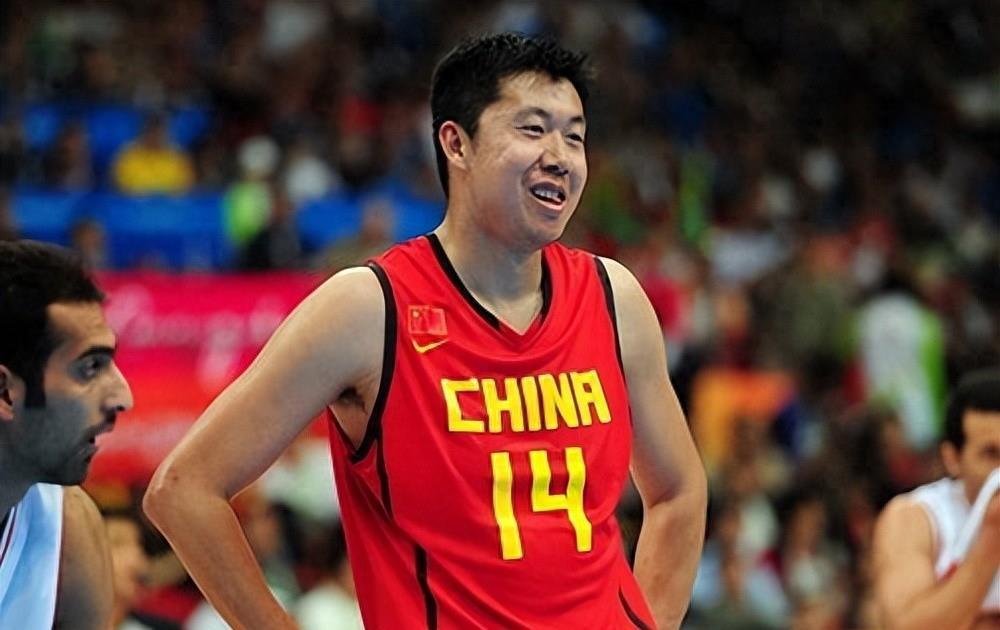 逼姚明退役，陷害王治郅，他靠一己之力让中国篮球倒退20年！(14)
