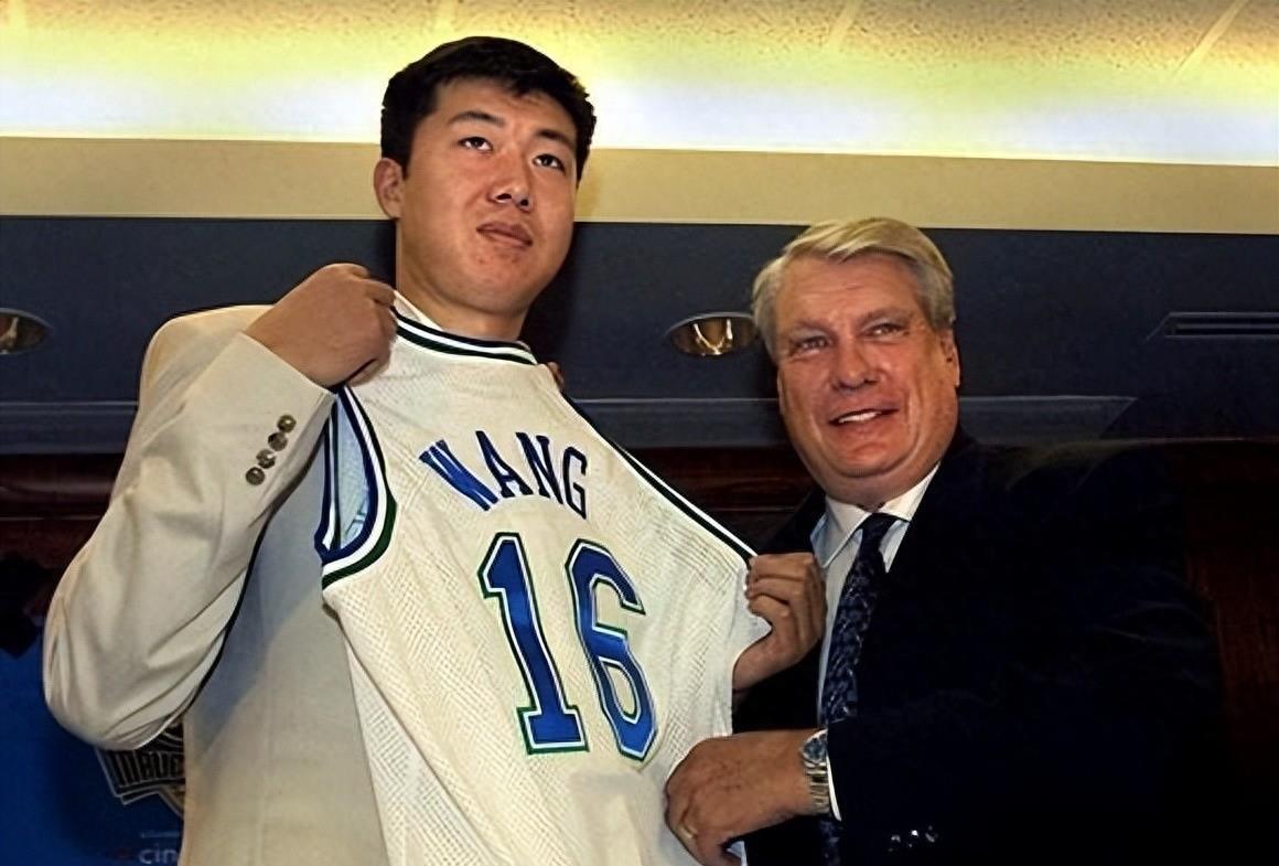 逼姚明退役，陷害王治郅，他靠一己之力让中国篮球倒退20年！(17)