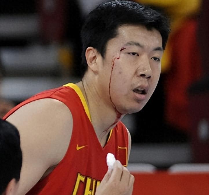 逼姚明退役，陷害王治郅，他靠一己之力让中国篮球倒退20年！(25)