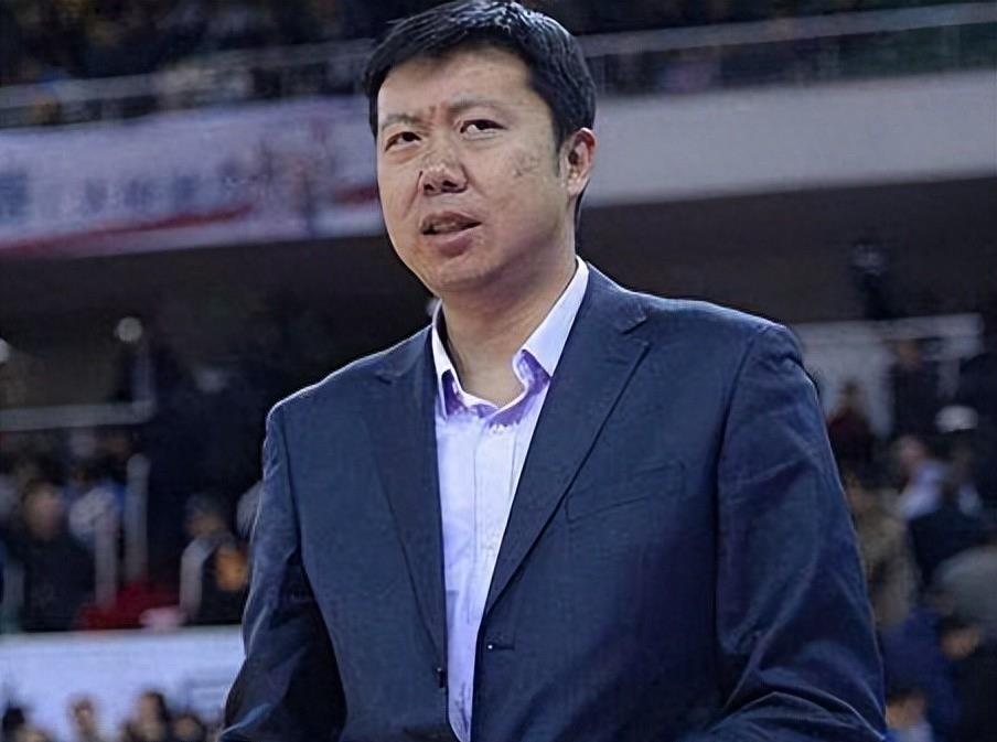 逼姚明退役，陷害王治郅，他靠一己之力让中国篮球倒退20年！(27)