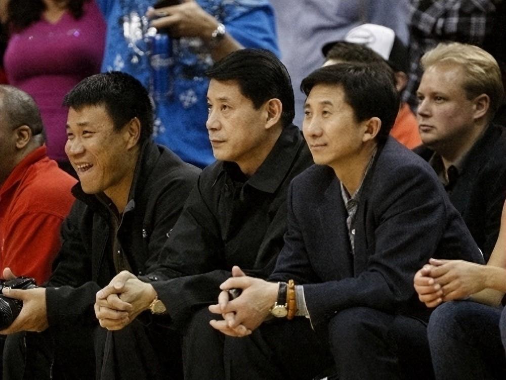 逼姚明退役，陷害王治郅，他靠一己之力让中国篮球倒退20年！(56)
