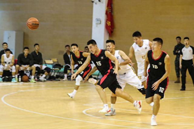 武警第一机动总队举行首届“强军杯”篮球联赛(4)
