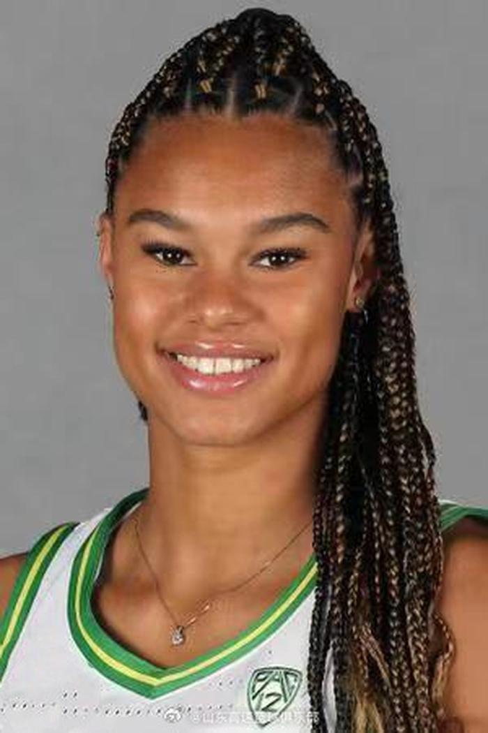 WNBA最佳阵容球员萨托·莎巴莉加盟山东高速女篮