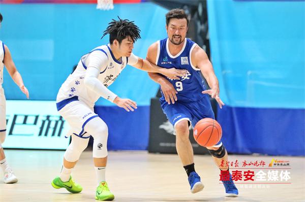山东省男子篮球联赛常规赛在泰安开幕(7)