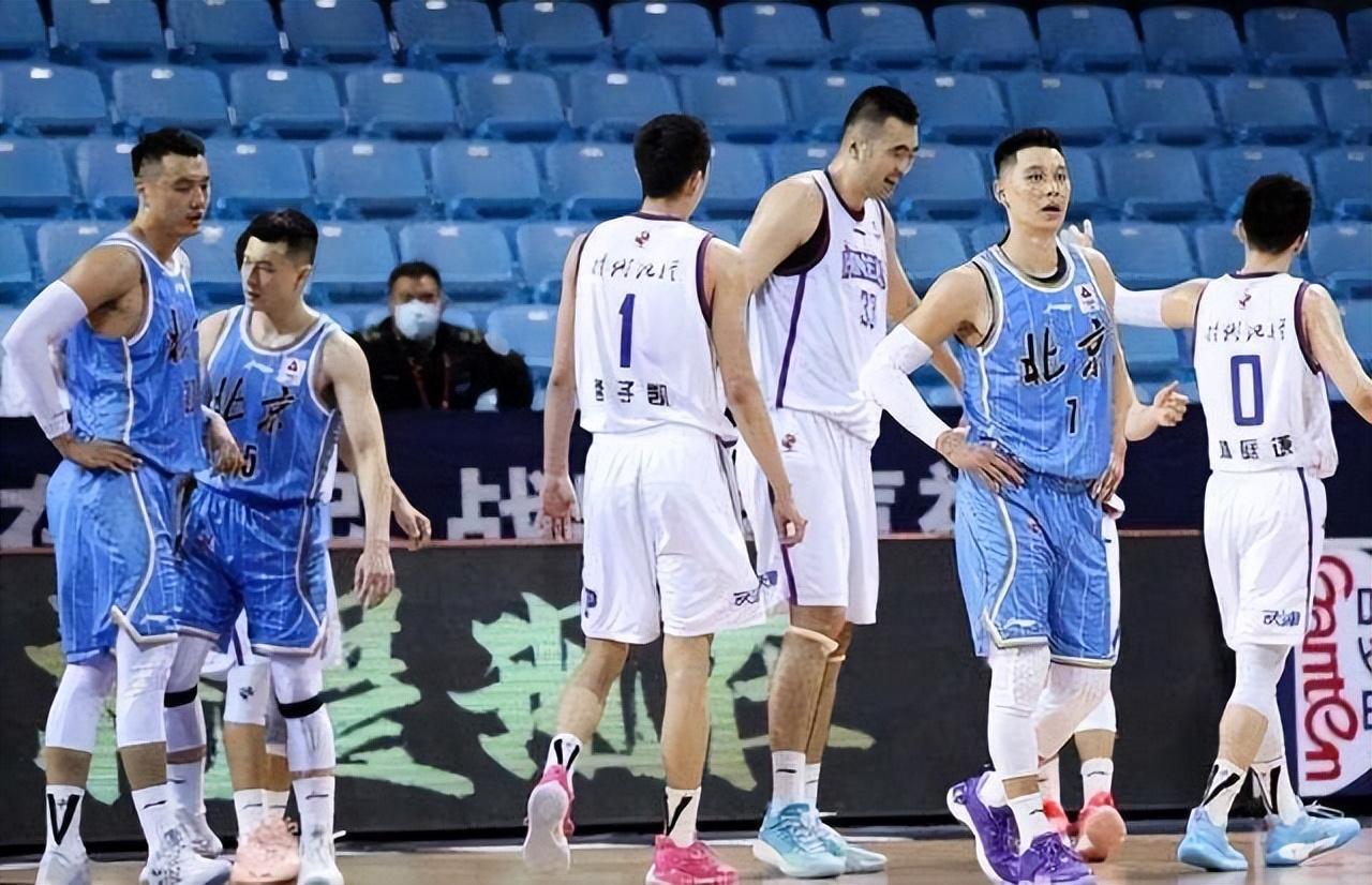 北京时间10月29日上午，中国男篮传来了北京队和四川队的最新消息(6)