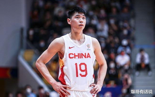 小时候不喜欢打球，19岁却进了国家队，如果不是疫情，可能崔永熙早已成了现役NBA球员。(3)