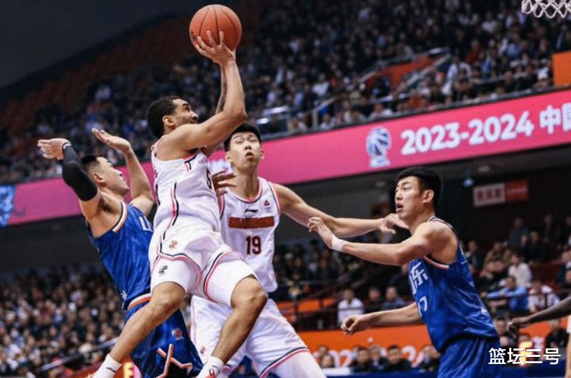 CBA：广东与天津比赛中出现重大判罚争议，批评声四起(4)