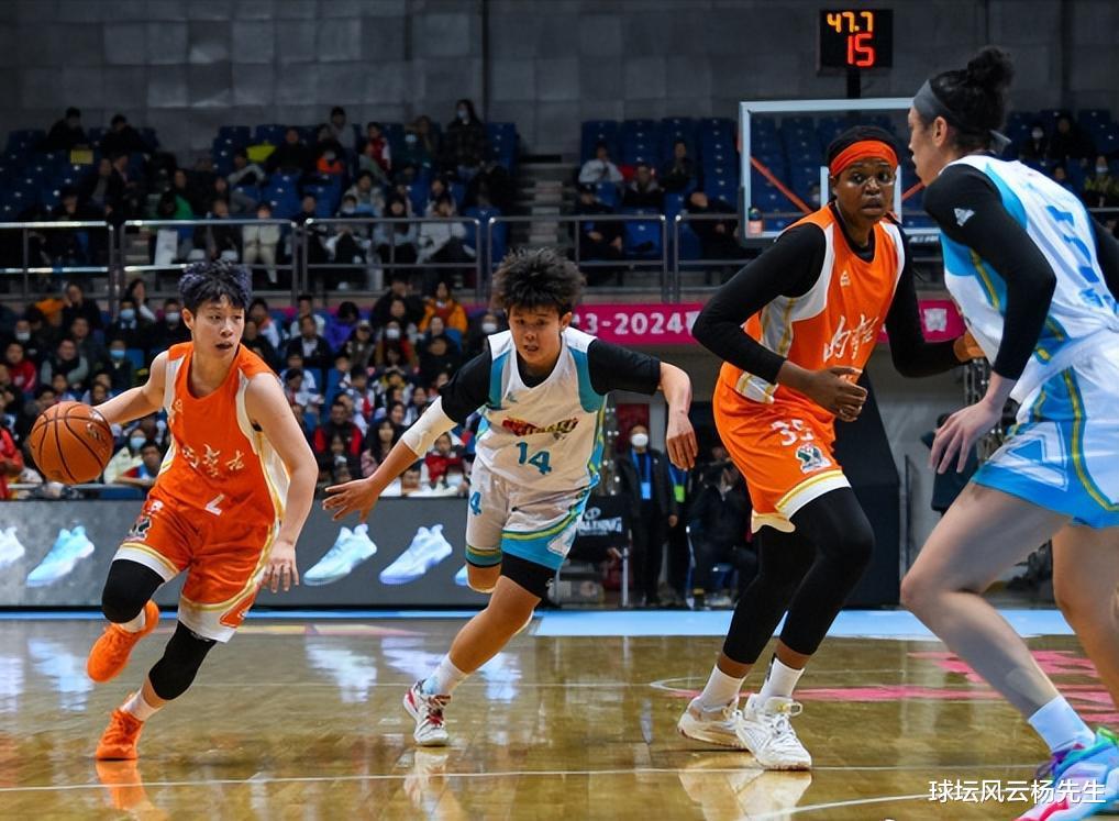 WCBA常规赛第26轮：内蒙古女篮加时战胜北京队，上海女篮迎来5连胜。(1)