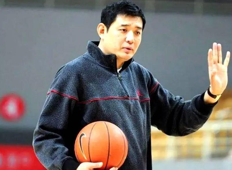 篮球帅哥巩晓彬：当年屡遭教练打压，差点毁了(18)